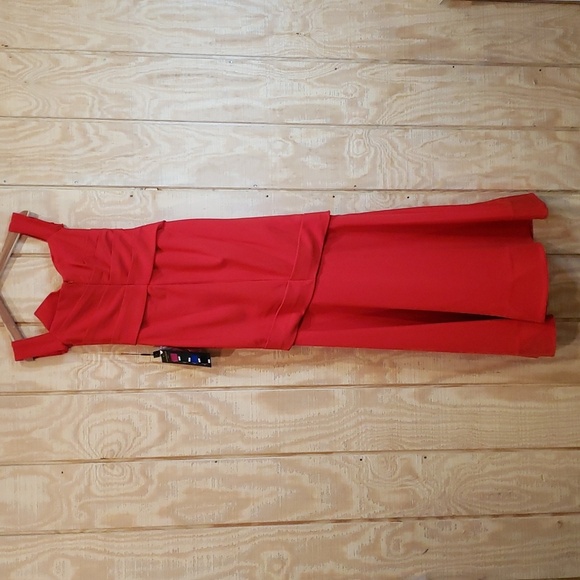 Alexander by Daymor Couture NWT Red Sleeveless Maxi Ball Gown Size 4 #10… - Picture 9 of 10